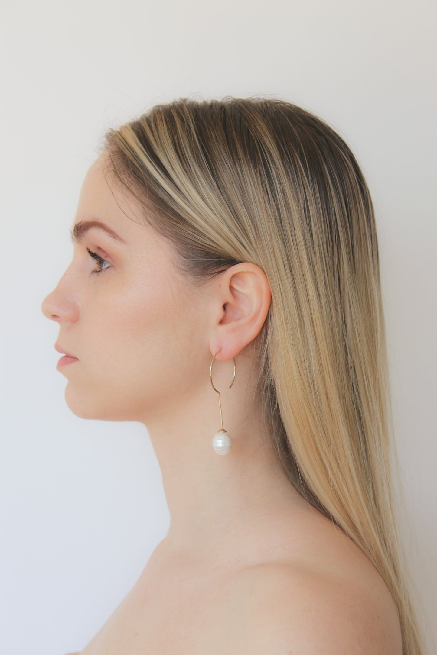 Drop pearls earrings