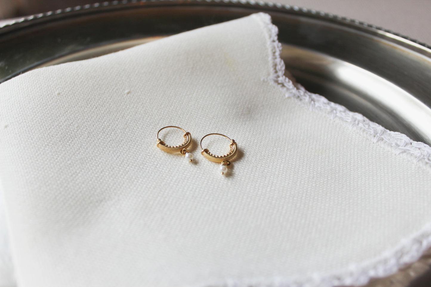 Mini Konavoke Earrings