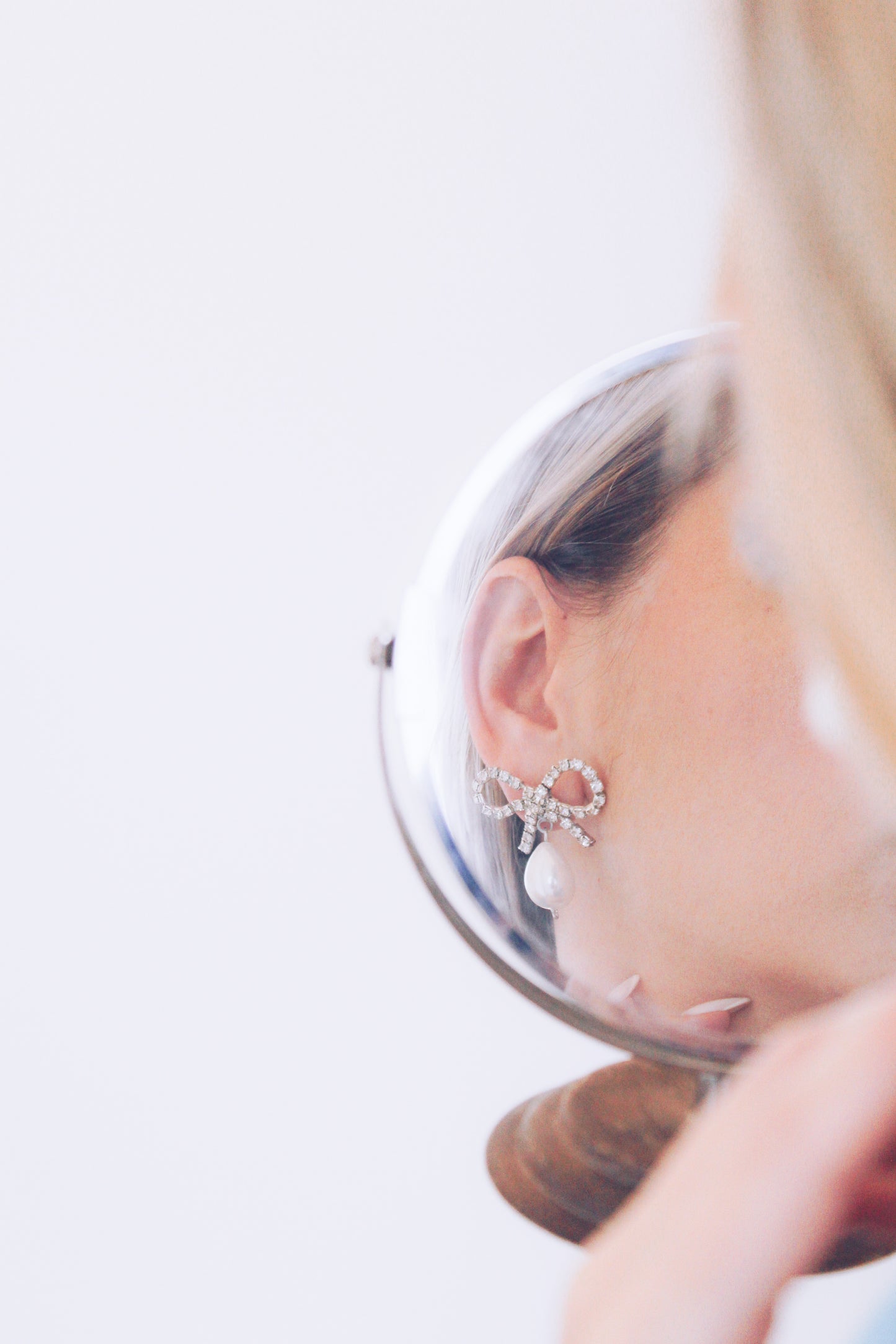 Bow & pearls