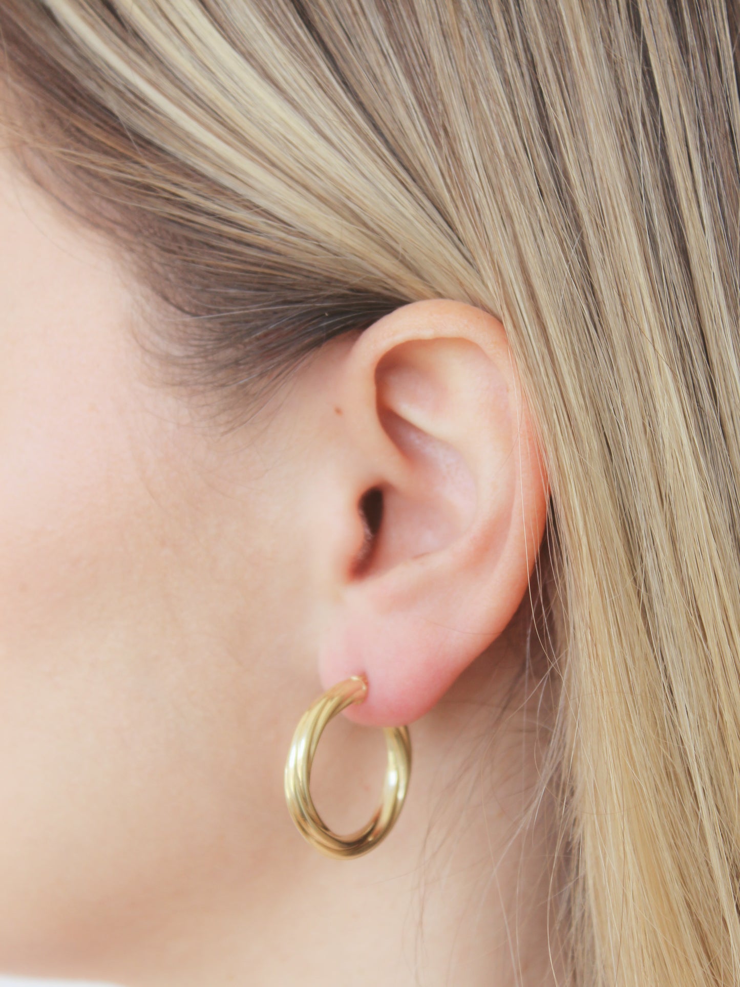 Twisted hoops