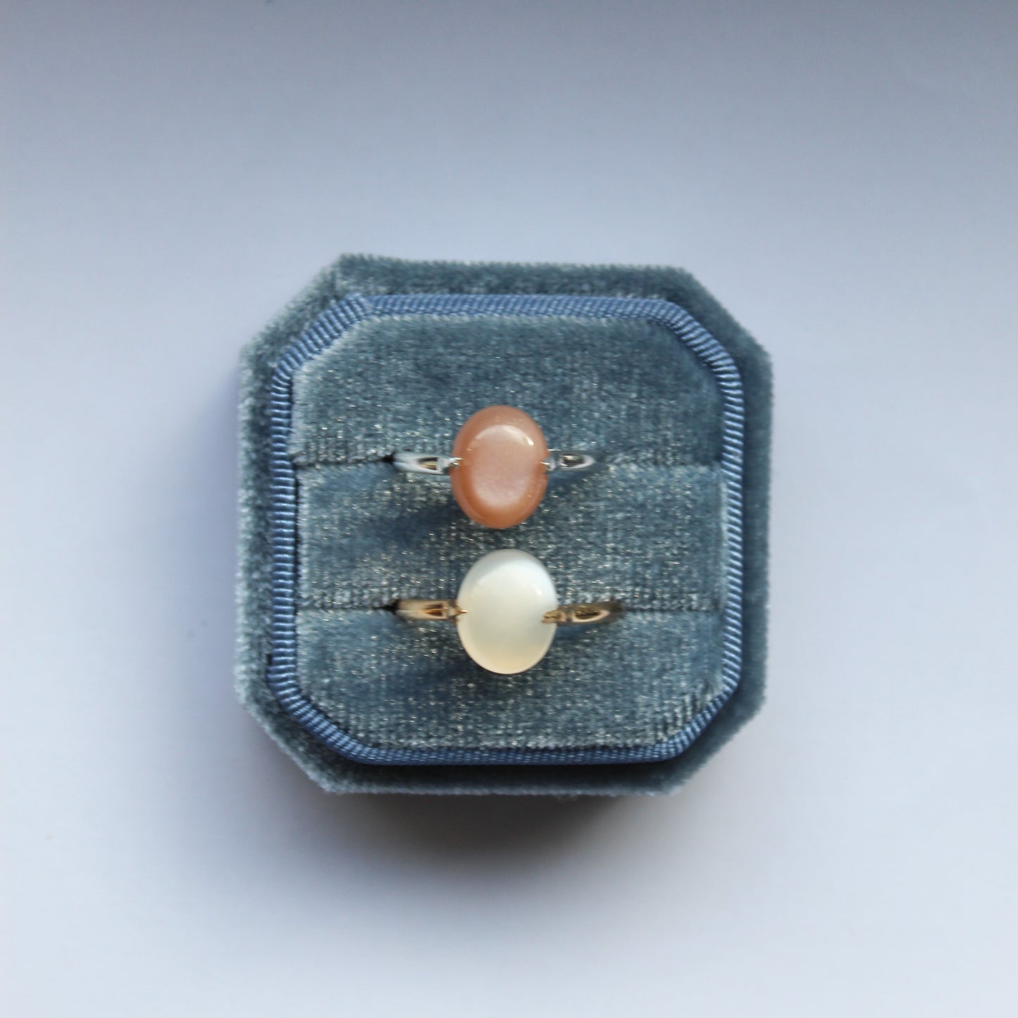 Harmony rings – white moonstone