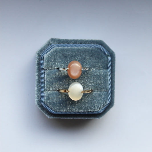 Harmony rings – peach moonstone
